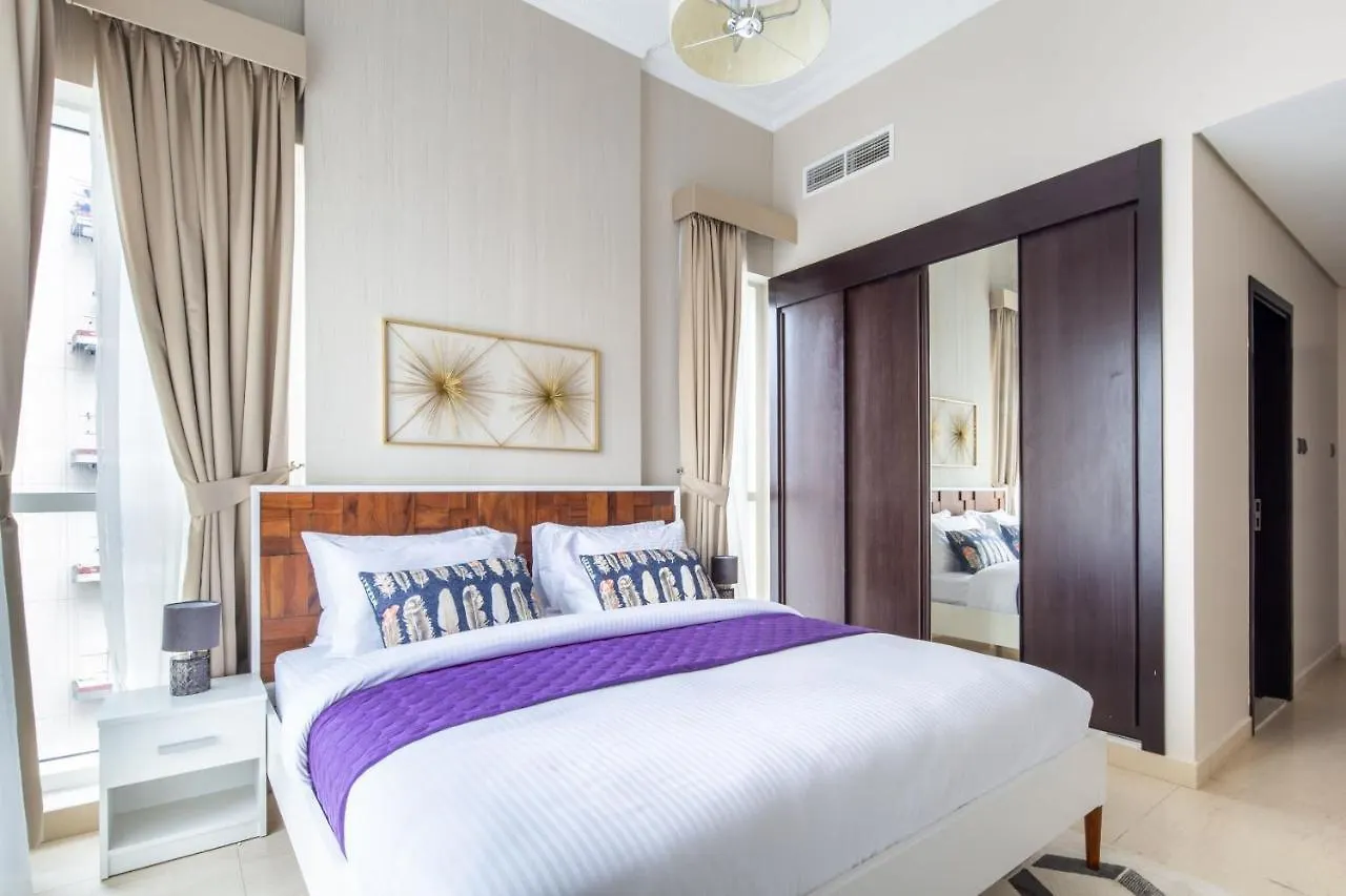 Frank Porter - Mon Reve Dubai Apartment