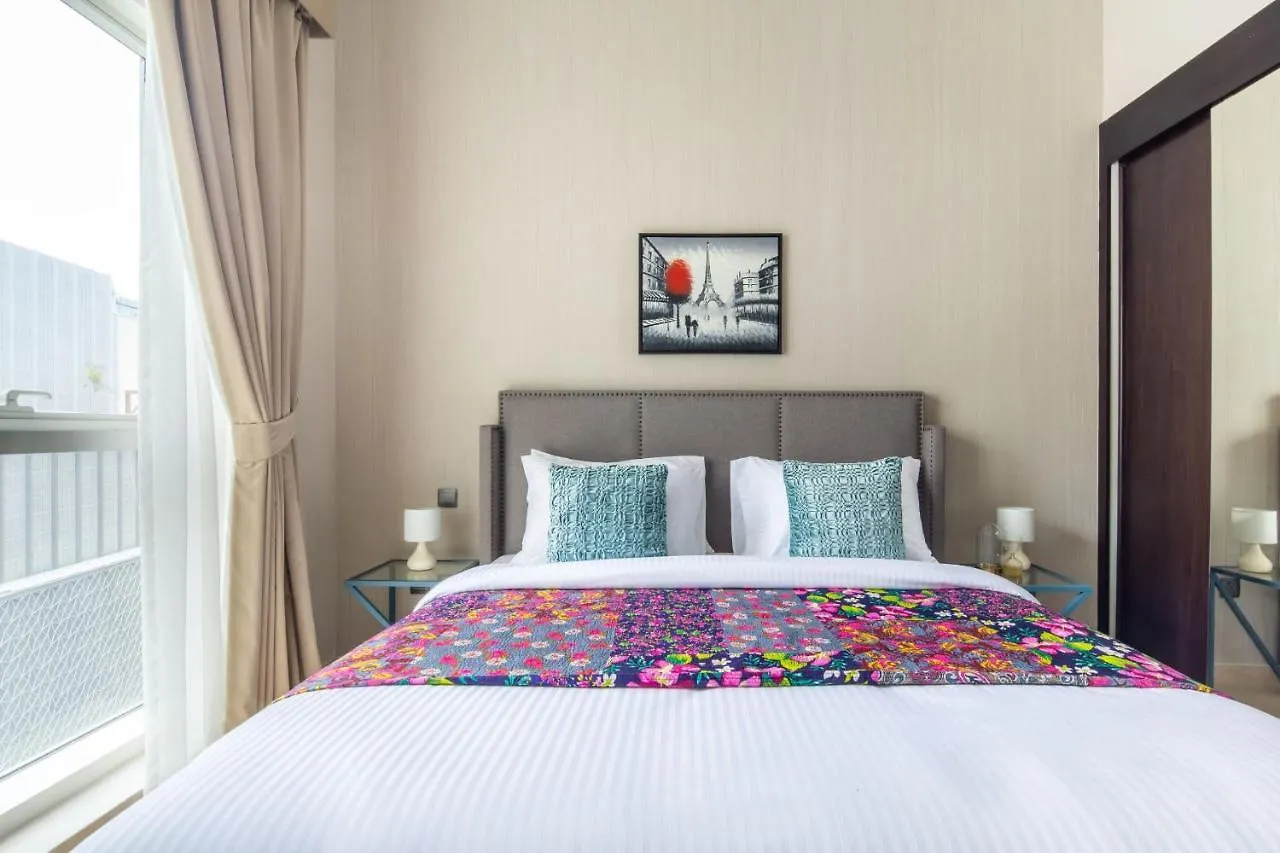 Frank Porter - Mon Reve Dubai 0*,  United Arab Emirates