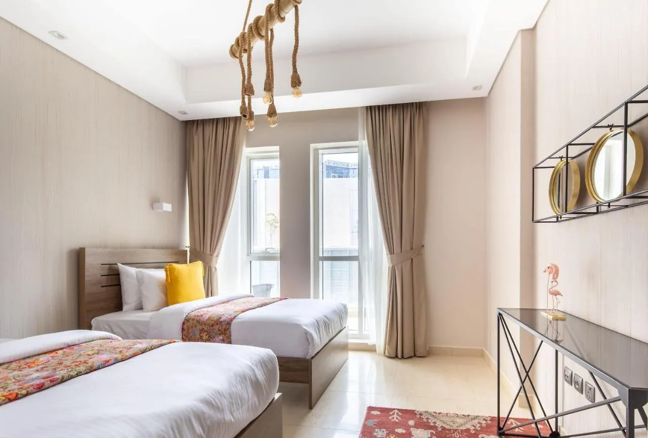 Frank Porter - Mon Reve Dubai Apartment
